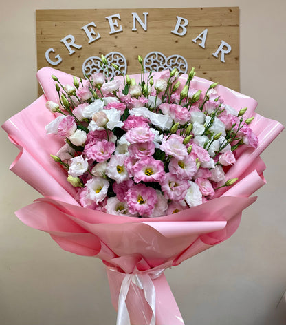 Bouquet of pink and white lisianthus