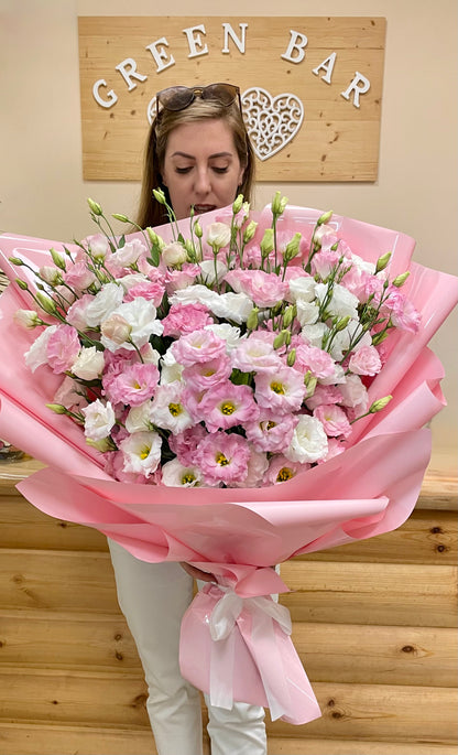 Bouquet of pink and white lisianthus